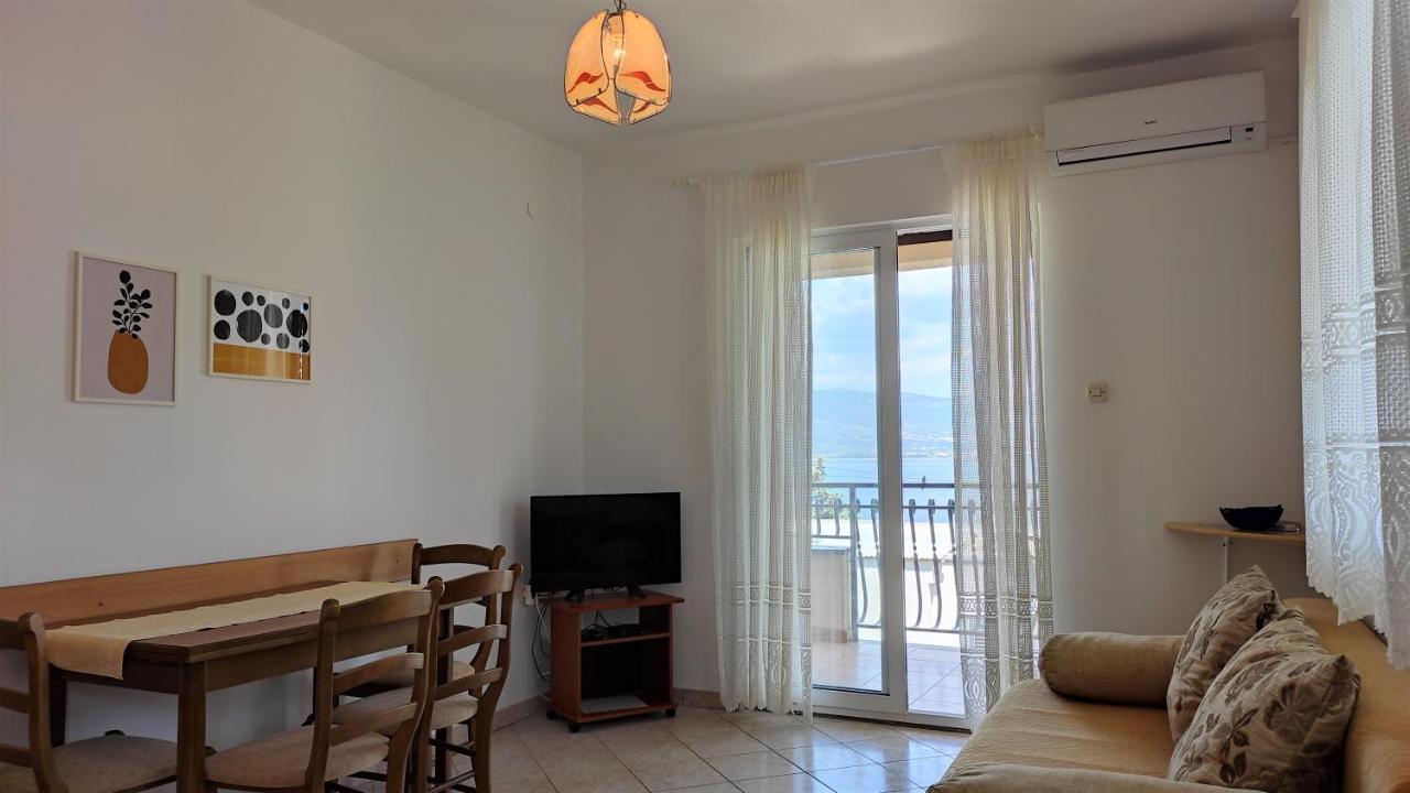 Apartments Ljilja Sea View Slatine Exterior photo